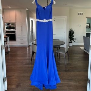 off the shoulder Jovani dress Size 4! Bustled